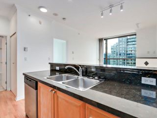 Photo 9: 2304 928 RICHARDS Street in Vancouver: Yaletown Condo for sale in "Yaletown" (Vancouver West)  : MLS®# R2880702
