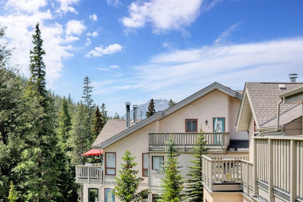 Main Photo: 7C Otter Lane: Banff Row/Townhouse for sale : MLS®# A2054172