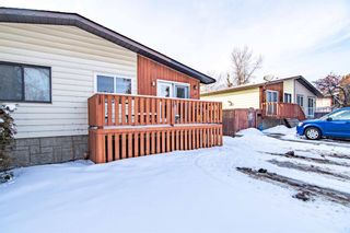 Photo 3: 6748 59 Avenue: Red Deer Semi Detached for sale : MLS®# A1182921
