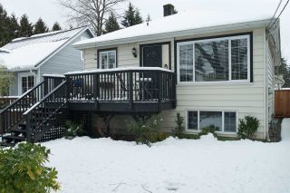 Photo 2: 1536 MACGOWAN Avenue in North Vancouver: Norgate House for sale in "Norgate" : MLS®# R2136887
