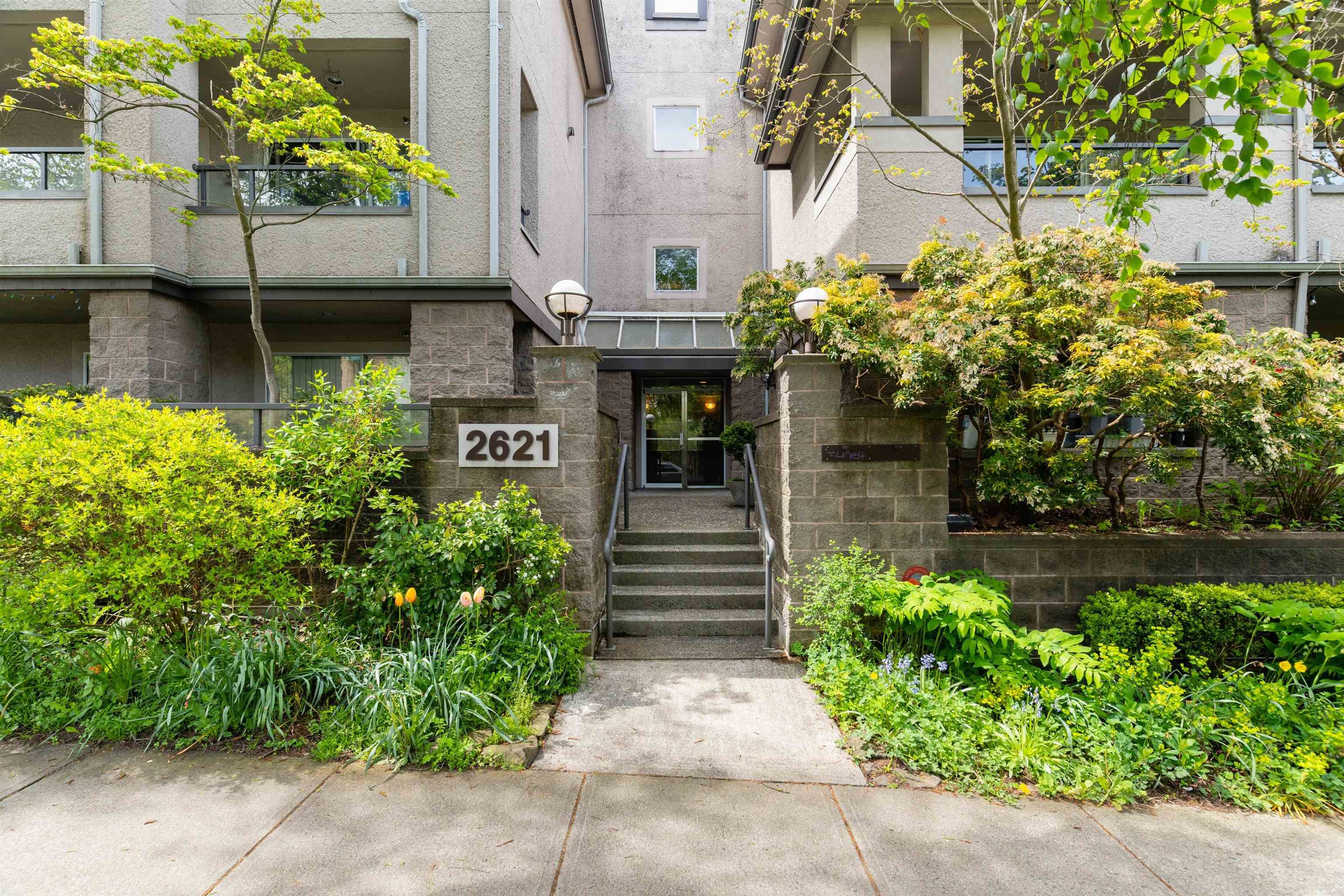 Main Photo: 102 2621 QUEBEC Street in Vancouver: Mount Pleasant VE Condo for sale (Vancouver East)  : MLS®# R2689223
