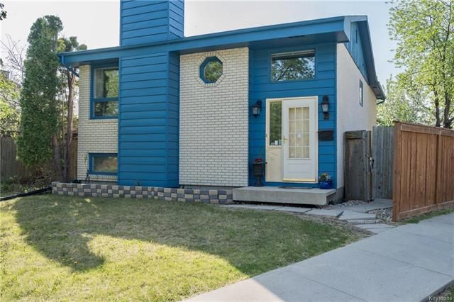 FEATURED LISTING: 2 Carriage House Road Winnipeg