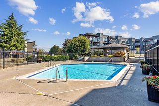 Photo 14: 103 1870 E SOUTHMERE Crescent in Surrey: King George Corridor Condo for sale in "Southmere Crescent East" (South Surrey White Rock)  : MLS®# R2728038