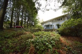 Photo 2: 414 E CARISBROOKE Road in North Vancouver: Upper Lonsdale House for sale : MLS®# R2556019