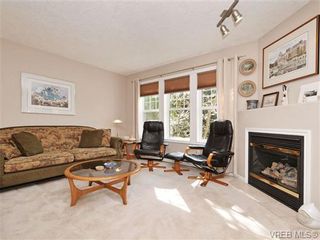 Photo 2: 10 2563 Millstream Rd in VICTORIA: La Mill Hill Row/Townhouse for sale (Langford)  : MLS®# 697369