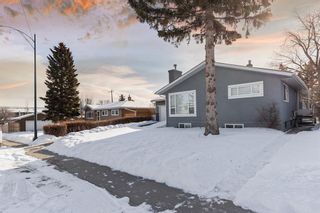 Photo 4: 65 Klamath Place SW in Calgary: Kingsland Detached for sale : MLS®# A2023360
