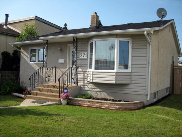 Main Photo: 771 NAIRN Avenue in WINNIPEG: East Kildonan Residential for sale (North East Winnipeg)  : MLS®# 1012497