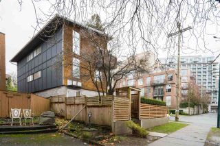 Photo 17: 404 E 10TH AVENUE in Vancouver: Mount Pleasant VE 1/2 Duplex for sale (Vancouver East)  : MLS®# R2244981