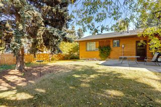 Photo 36: 115 Oakside Close SW in Calgary: Oakridge Detached for sale : MLS®# A2004048