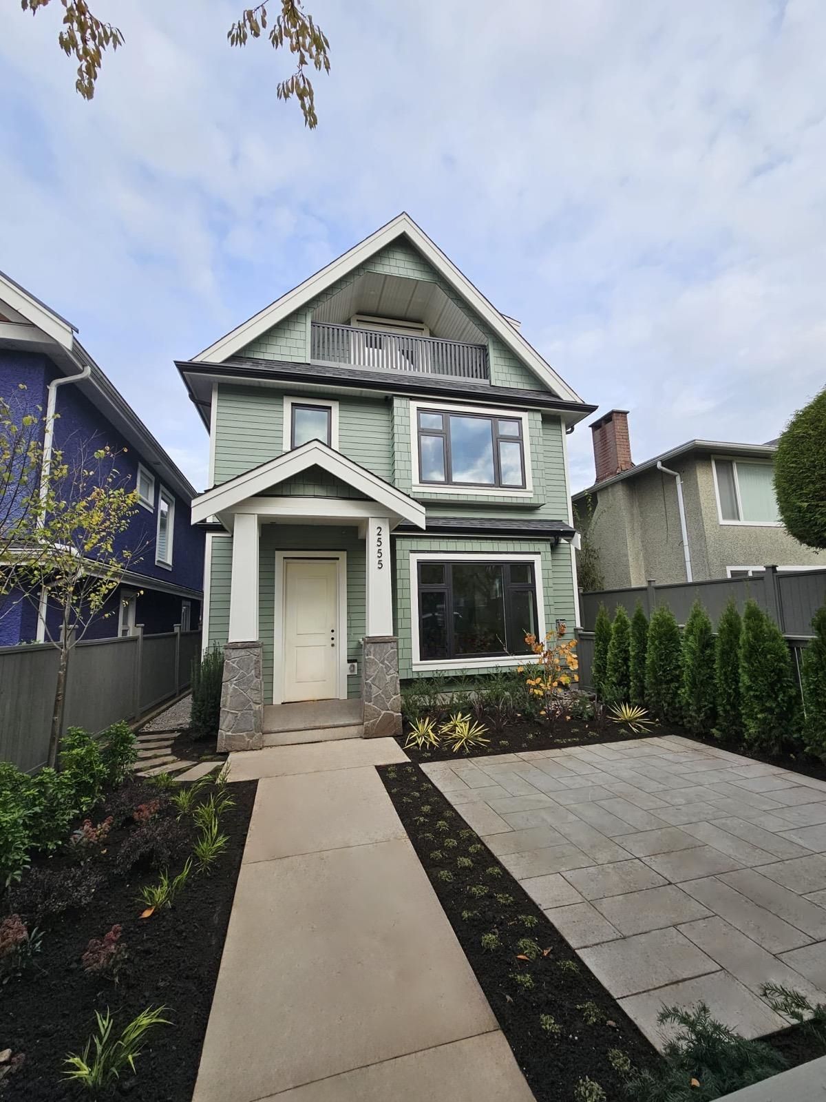 Main Photo: 2555 E 7TH Avenue in Vancouver: Renfrew VE 1/2 Duplex for sale (Vancouver East)  : MLS®# R2829586