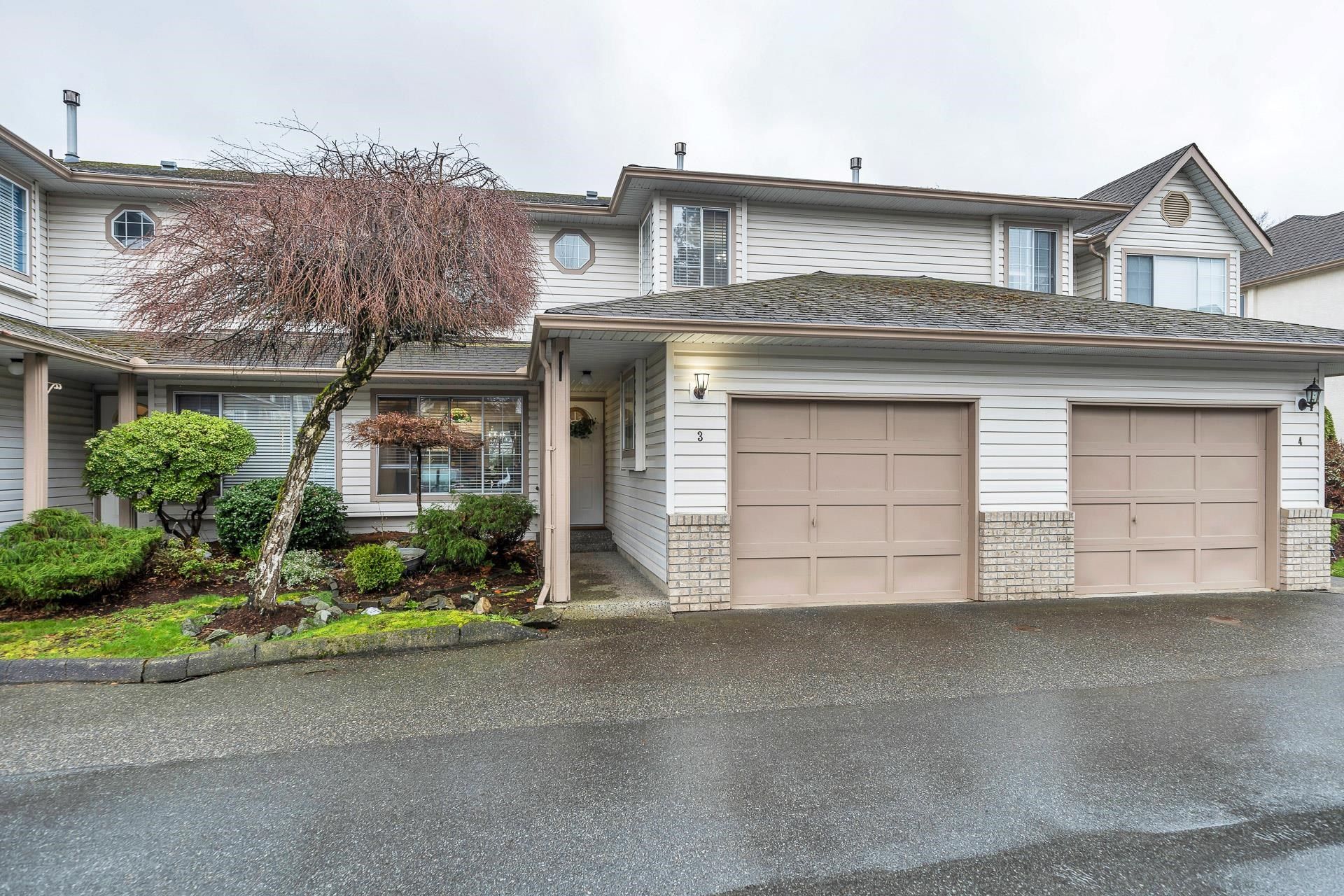 Main Photo: 3 2575 MCADAM Road in Abbotsford: Abbotsford East Townhouse for sale in "Sunnyhill Terrace" : MLS®# R2684041