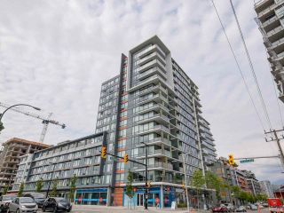 Photo 1: 315 1783 MANITOBA Street in Vancouver: False Creek Condo for sale in "RESIDENCES AT WEST" (Vancouver West)  : MLS®# R2226250