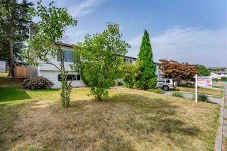 Photo 2: 3279 CHEHALIS Drive in Abbotsford: Abbotsford West House for sale : MLS®# R2497972