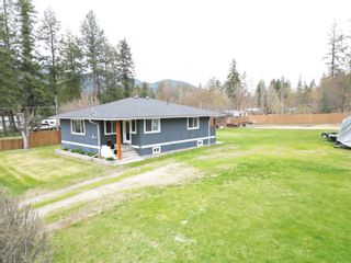 Main Photo: 10 SKANDS ROAD in Christina Lake: House for sale : MLS®# 2476150