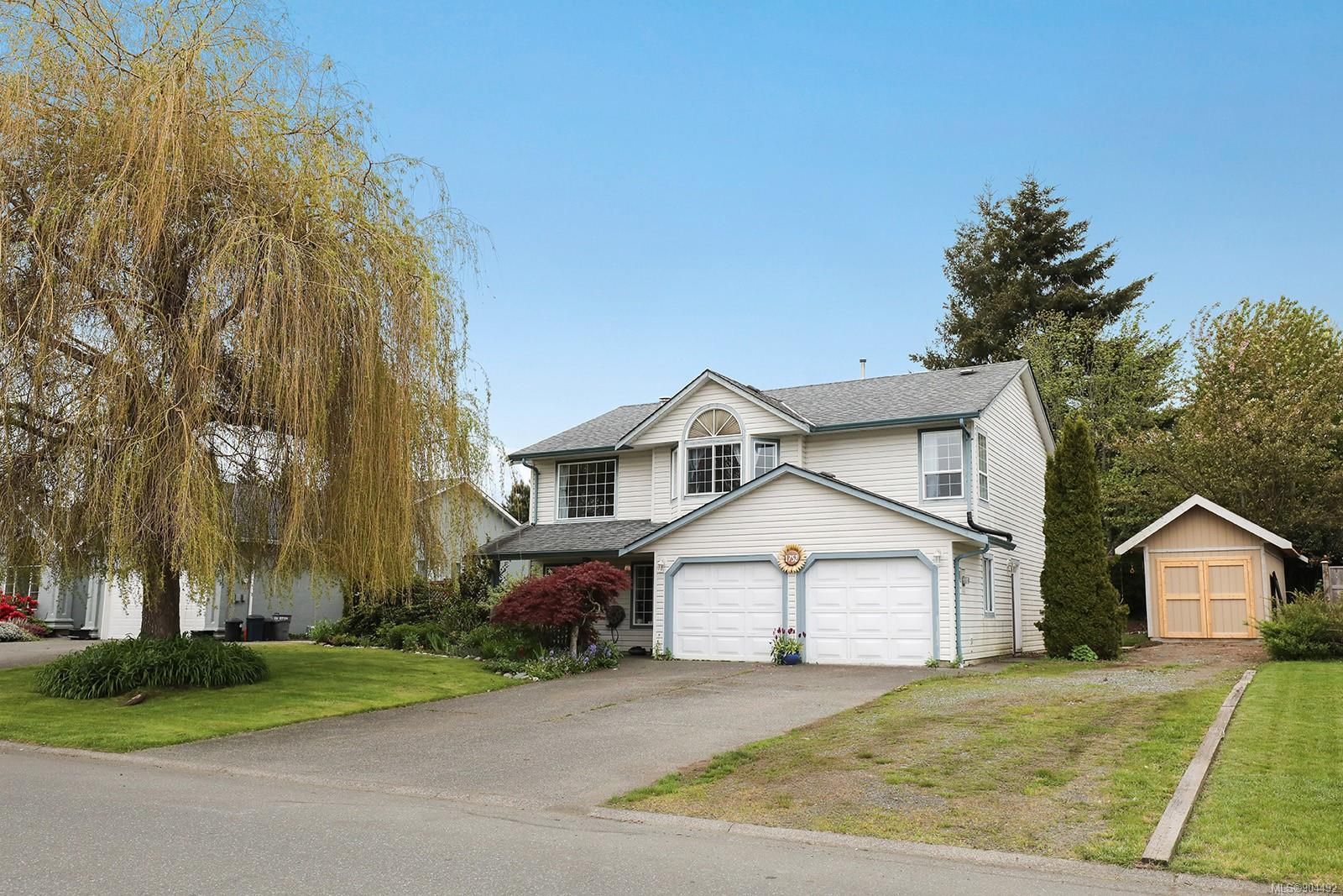 Main Photo: 1752 Valley View Dr in Courtenay: CV Courtenay East House for sale (Comox Valley)  : MLS®# 904492