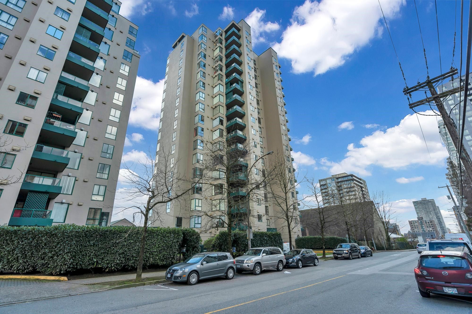 Main Photo: 204 420 CARNARVON Street in New Westminster: Downtown NW Condo for sale : MLS®# R2749823