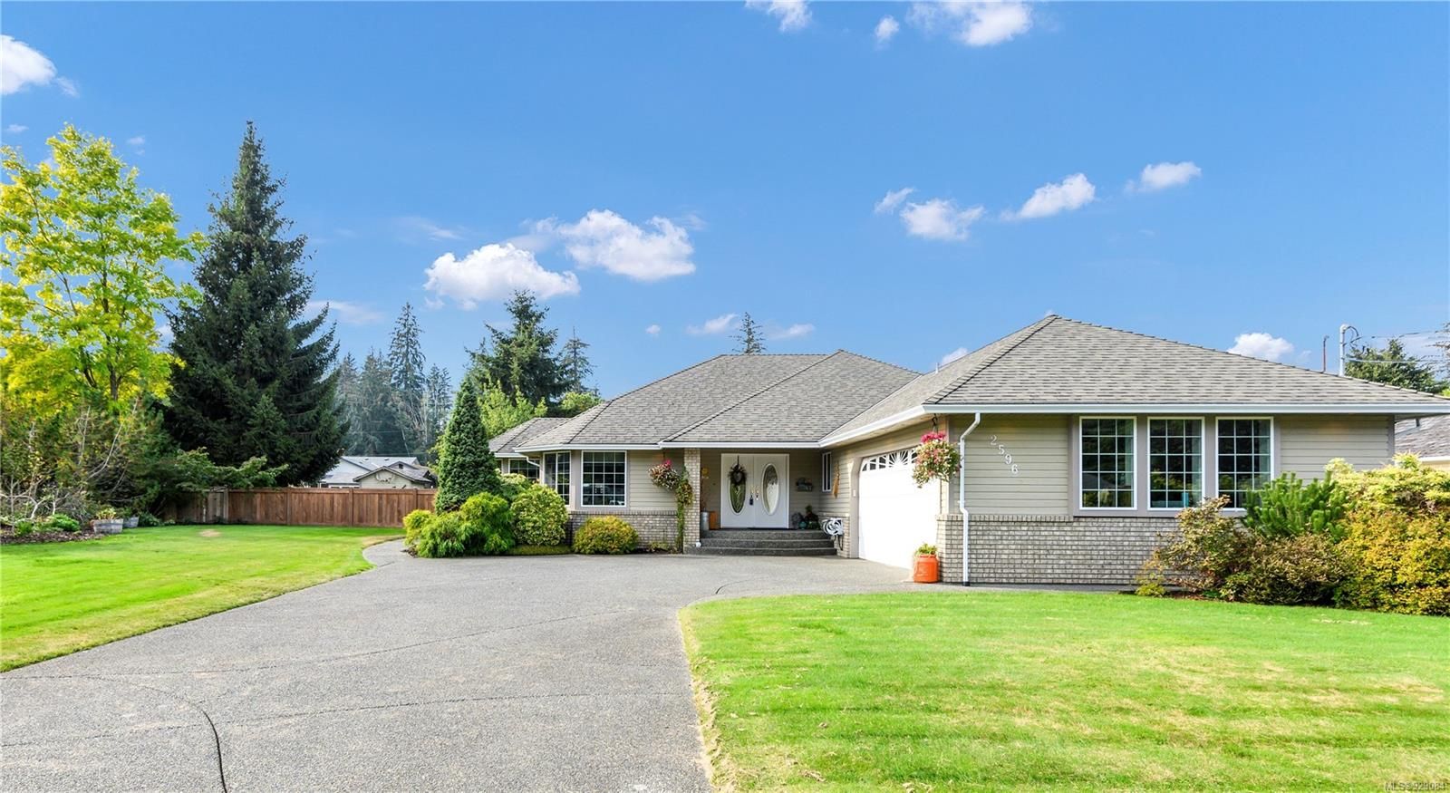 2596  Coho Rd, Campbell River