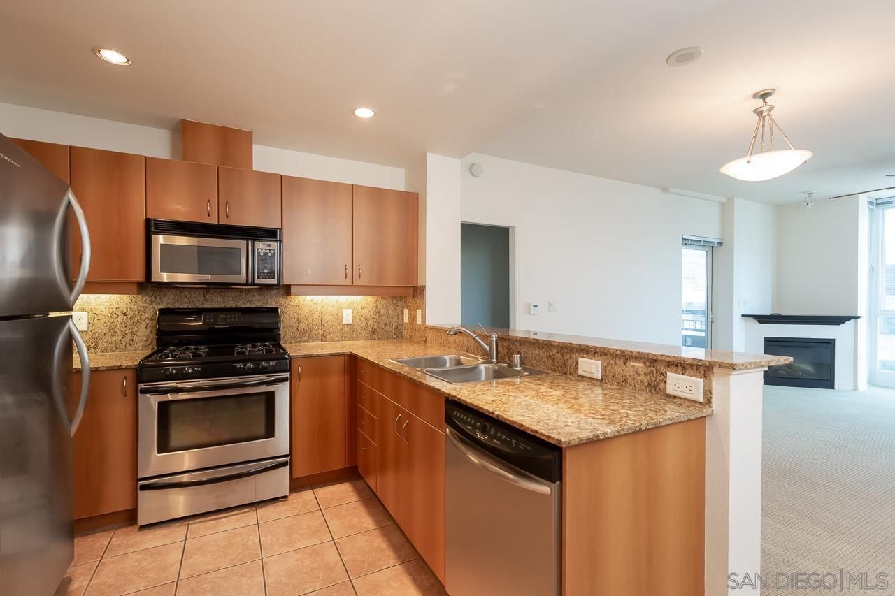Main Photo: DOWNTOWN Condo for sale : 2 bedrooms : 300 W Beech St #1210 in San Diego