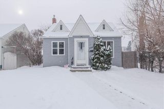 Photo 1: 306 Winterton Avenue in Winnipeg: East Kildonan Residential for sale (3A)  : MLS®# 202227091