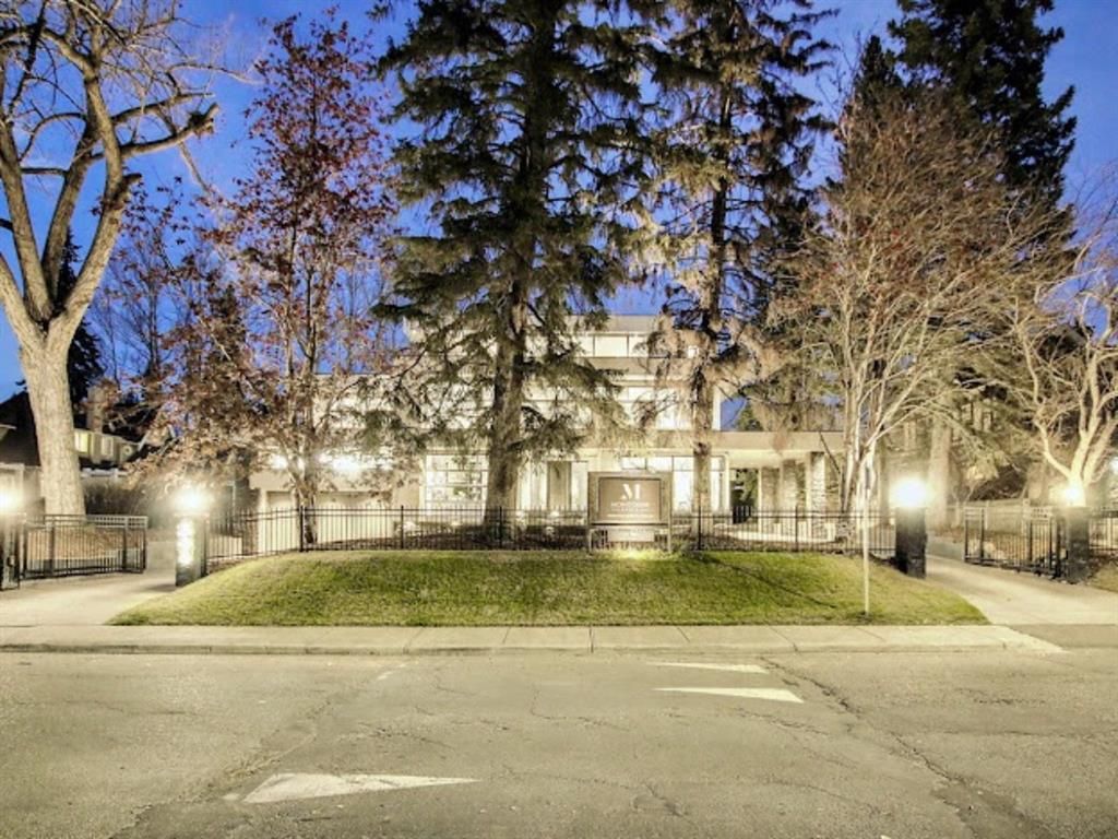 Main Photo: 860 Hillcrest Avenue SW in Calgary: Upper Mount Royal Detached for sale : MLS®# A1163547