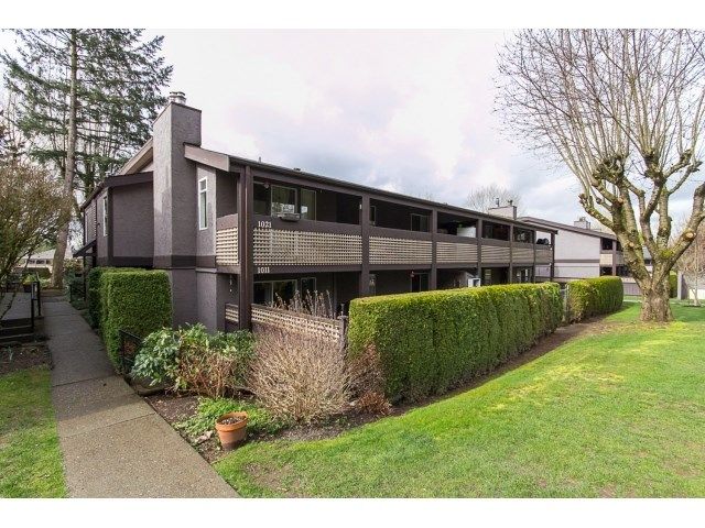 Main Photo: 1011 34909 OLD YALE Road in Abbotsford: Abbotsford East Condo for sale in "THE GARDENS" : MLS®# R2050099
