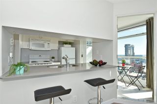 Photo 6: 2409 438 SEYMOUR Street in Vancouver: Downtown VW Condo for sale in "CONFERENCE PLAZA" (Vancouver West)  : MLS®# R2003999