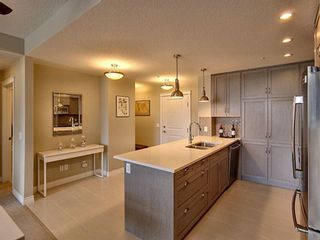 Photo 5: 202 39 Quarry Gate SE in Calgary: Douglasdale/Glen Apartment for sale : MLS®# A1175980