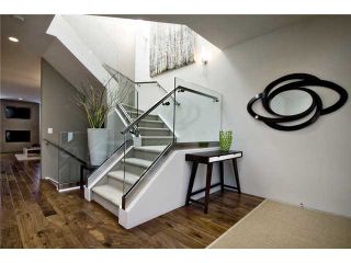 Photo 2: 2048 47 Avenue SW in CALGARY: Altadore River Park Residential Attached for sale (Calgary)  : MLS®# C3529079