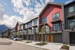 Main Photo: 1383 VALLEYSIDE Place in Squamish: Valleycliffe Townhouse for sale : MLS®# R2887726