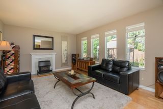 Photo 3: 34386 FRASER Street in Abbotsford: Central Abbotsford House for sale : MLS®# R2718540