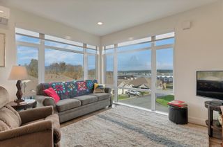 Photo 9: 301 2777 N North Beach Dr in Campbell River: CR Campbell River North Condo for sale : MLS®# 860733
