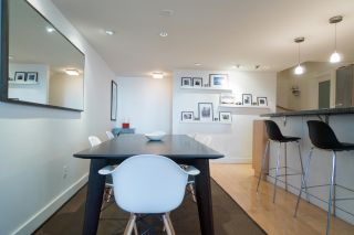 Photo 8: 2411 W 1ST AVENUE in Vancouver: Kitsilano Townhouse for sale (Vancouver West)  : MLS®# R2140613