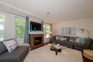 Photo 2: 39 15833 26 Avenue in Surrey: Grandview Surrey Townhouse for sale in "Brownstones" (South Surrey White Rock)  : MLS®# R2277501