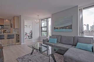 Photo 3: 701 928 HOMER Street in Vancouver: Yaletown Condo for sale in "YALETOWN PARK 1" (Vancouver West)  : MLS®# R2395020