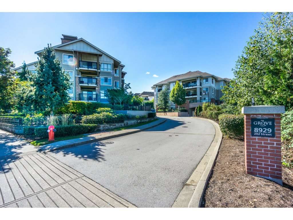 Main Photo: A212 8929 202 Street in Langley: Walnut Grove Condo for sale in "the GROVE" : MLS®# R2134158