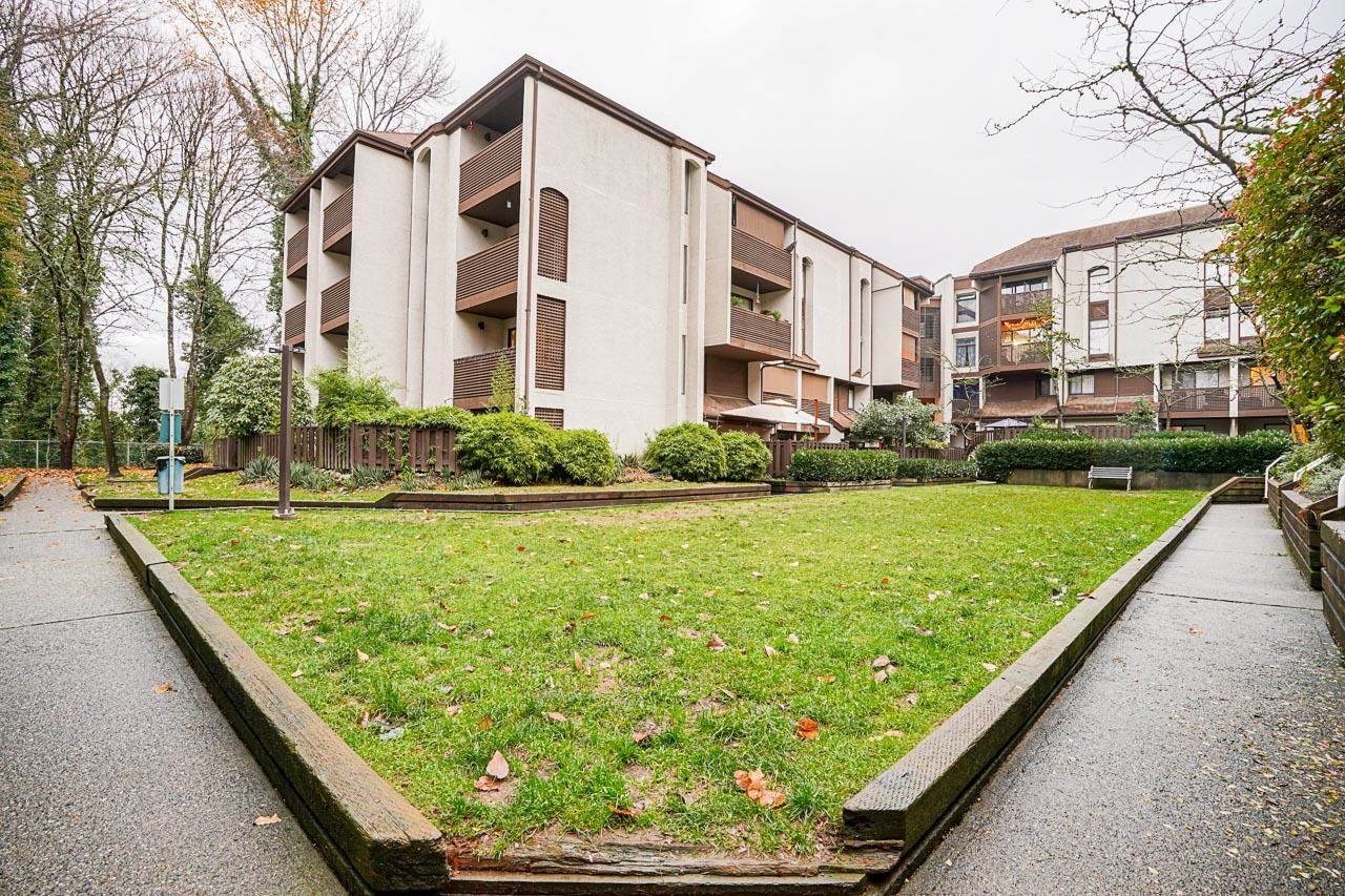 Main Photo: 316 385 GINGER Drive in New Westminster: Fraserview NW Condo for sale in "Fraser Mews" : MLS®# R2636772