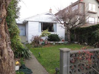 Photo 1: 1912 WHYTE Avenue in Vancouver: Kitsilano House for sale in "Kits Point!" (Vancouver West)  : MLS®# V935652
