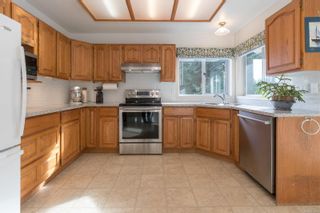 Photo 2: 1661 Barrett Dr in North Saanich: NS Dean Park House for sale : MLS®# 923049