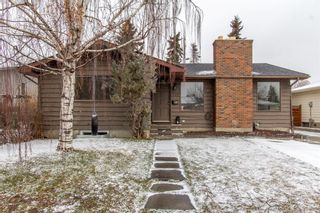 Photo 1: 124 Pineland Place NE in Calgary: Pineridge Detached for sale : MLS®# A1206997