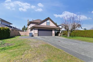 Photo 2: 18719 60A Avenue in Surrey: Cloverdale BC House for sale in "Eagle Crest" (Cloverdale)  : MLS®# R2862414