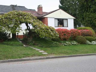 Photo 1: 2640 JONES Avenue in North Vancouver: Upper Lonsdale House for sale : MLS®# V957451