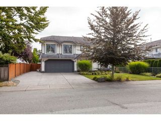 Photo 2: 5088 215A Street in Langley: Murrayville House for sale in "Murrayville" : MLS®# R2491403