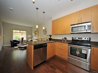 Photo 2: 306 21 Conard St in View Royal: VR Hospital Condo for sale : MLS®# 588598