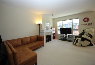 Photo 2: 225 3105 DAYANEE SPRINGS BL BOULEVARD in Coquitlam: Westwood Plateau Townhouse for sale : MLS®# R2138549