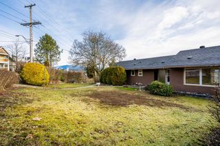 Photo 3: 454 BUCHANAN Avenue in New Westminster: Sapperton House for sale : MLS®# R2755127