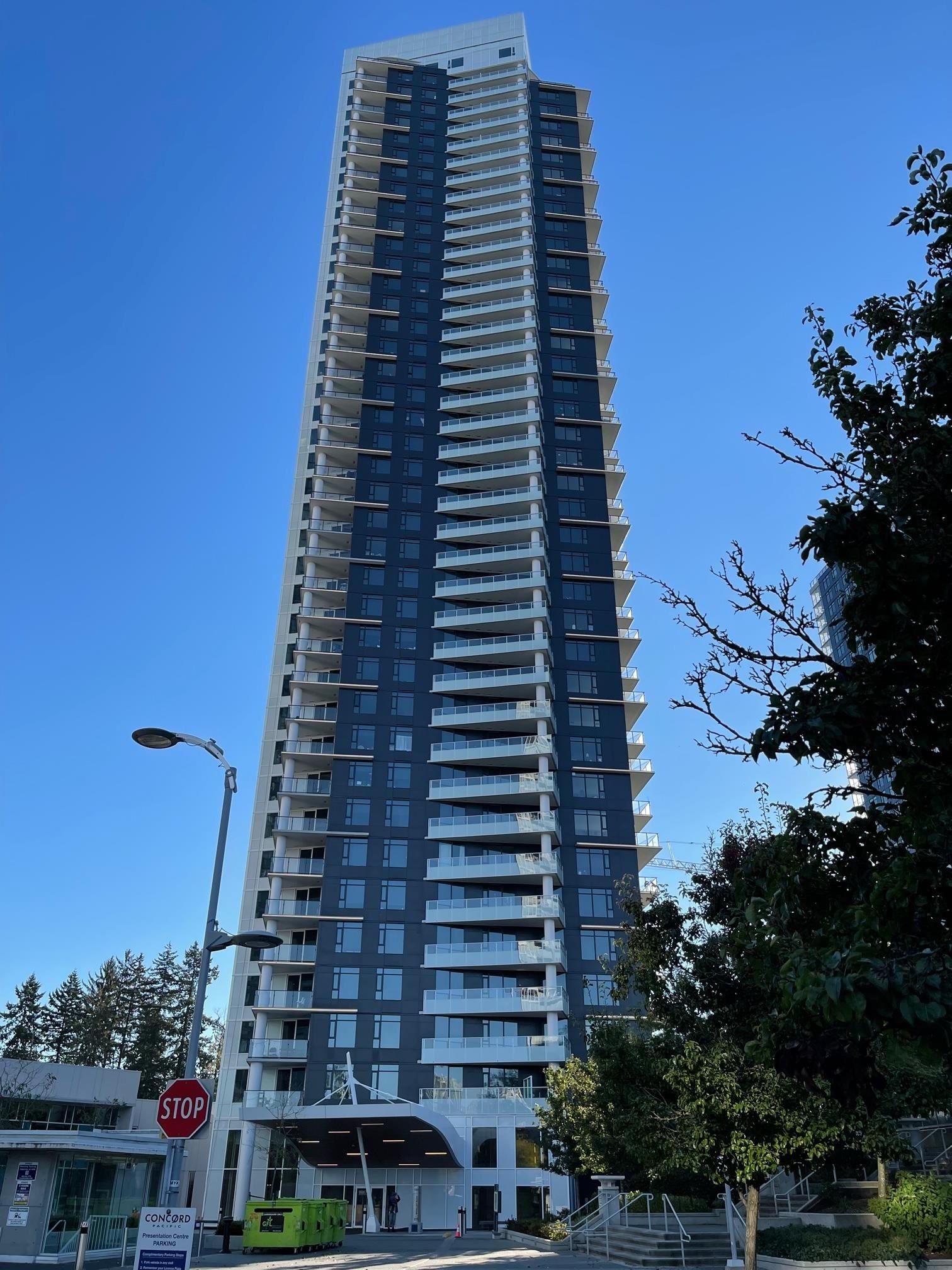Main Photo: 402 9887 WHALLEY Boulevard in Surrey: Whalley Condo for sale in "PARK BOULEVARD" (North Surrey)  : MLS®# R2738826