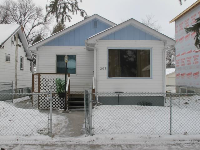 Main Photo:  in WINNIPEG: East Kildonan Residential for sale (North East Winnipeg)  : MLS®# 1223752