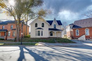 Photo 3: 468 Locust Street in Burlington: House for sale : MLS®# H4151159