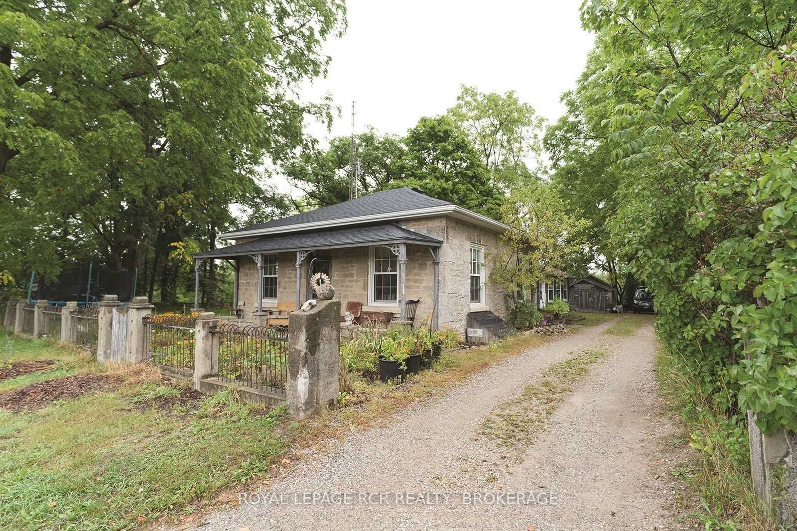 Main Photo: 5259 Fourth Line in Guelph/Eramosa: Rural Guelph/Eramosa House (Bungalow) for sale : MLS®# X5961595