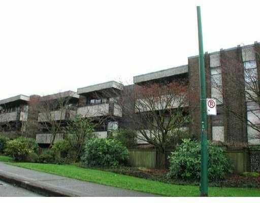 FEATURED LISTING: 304 2416 W 3RD AV Vancouver
